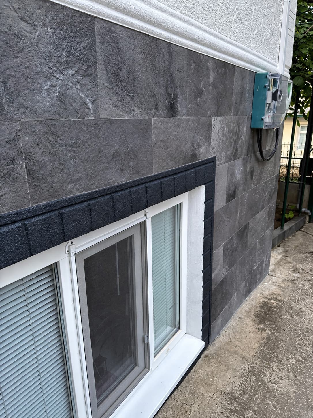 Flexible stone — house in Cimișlia — 7