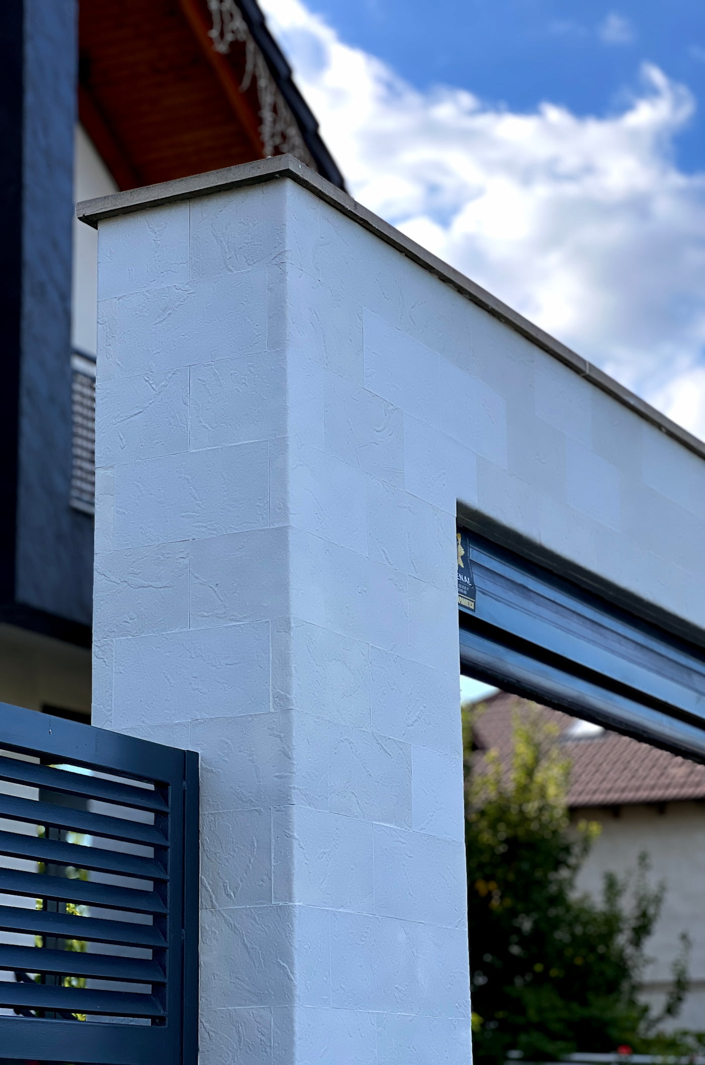 Flexible stone tiles – private house at Telecentru — 9